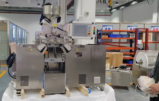 5.5kw แคปซูลผลิตโดยเครื่องควบคุมเซอร์โว้ค แคปซูลอ่อนกับ Ф150x250mm ขนาด Roll Die