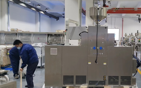 ความแม่นยํา 5.5kw พลังงานเซอร์โวคอนโทรล แคปซูลเครื่องจักร SIEMENS1510T ระบบควบคุม